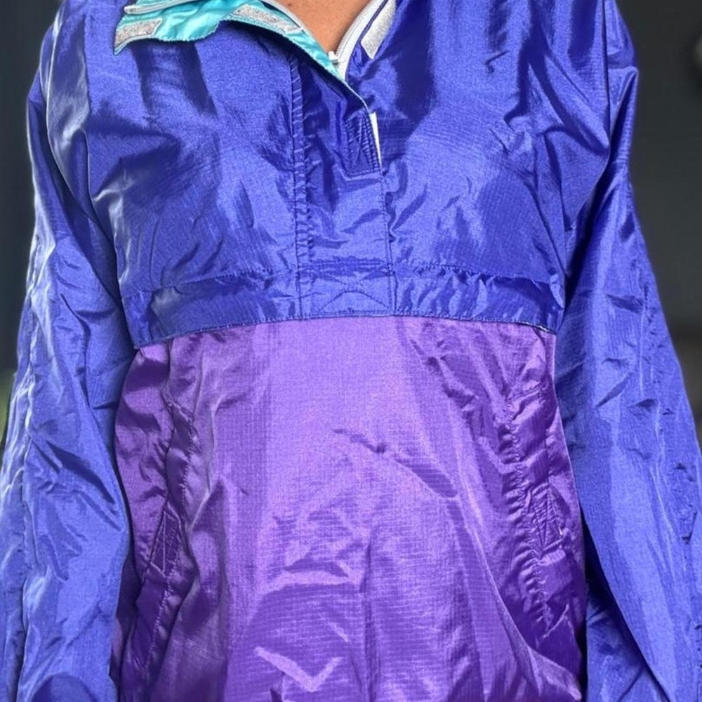 Vintage L.L.Bean purple and blue windbreaker jacket in a women's size small